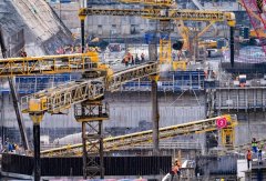 “我们将鼎力支撑广西国沉点鞭策汽车、